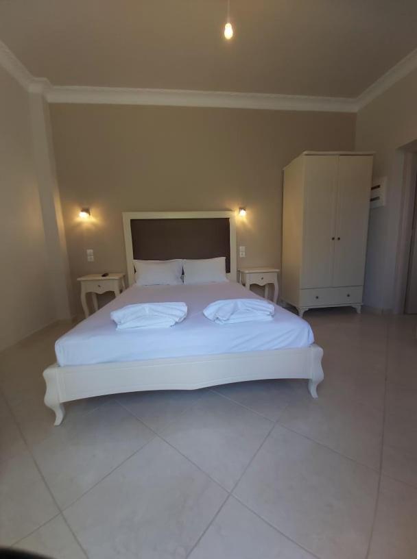 Konstantinos Apartments 아무디아 객실 사진