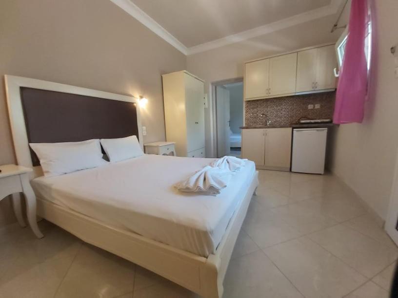 Konstantinos Apartments 아무디아 객실 사진